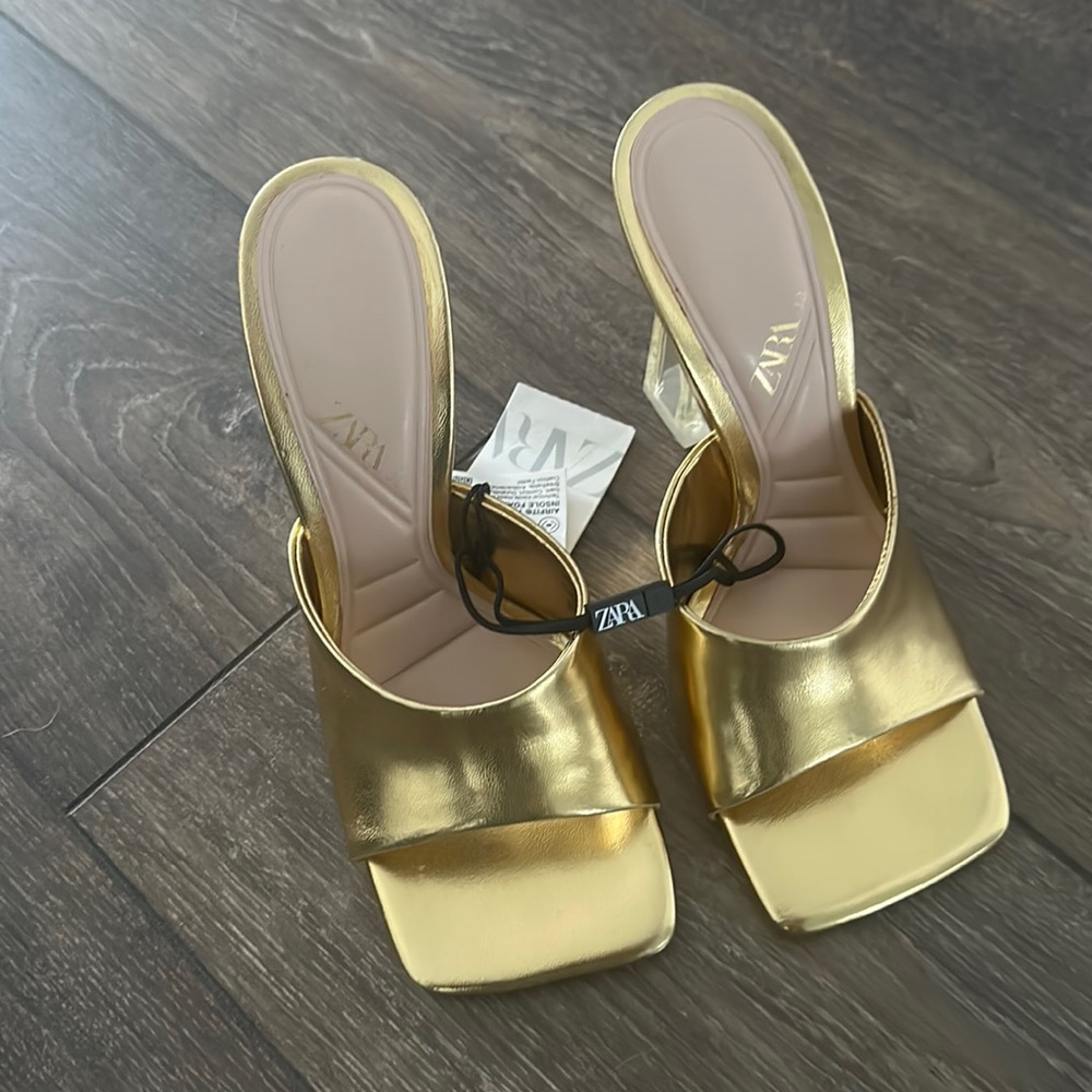 Zara NWT Gold Metallic Heel Sandal